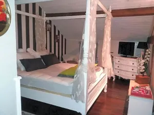 Image of Chez les Dom’s