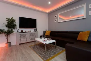 Image of Towler House Apartments 6 Beds in 3 Bedrooms