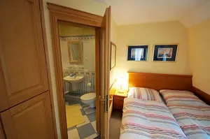 Image of Yacht- , und Reisemobilhafen "Historisches Fährhaus" Wendenschloss