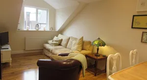 Image of Apartment 5 - two bedroom luxury apartment close to town, mainline rail & theatre stylish and comfortable