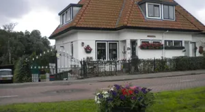 Image of Hier Is T