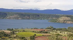 Image of Grand Studio Entre Lac Et Garrigue