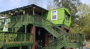 Image of MARGARITAVILLE ON THE SUWANNEE RIVER