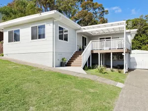 Image of Manyana Crescent Head