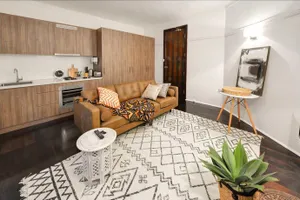 Image of Classic Art Deco Apartment in Prime Location