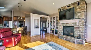 Image of Grand Cabin w\/ Hot Tub & Views - 3 Miles to Hiking