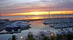 Image of Appartement 1 Chambre Face aux Îles d'Or avec Parking, Port d'Hyères - FR-1-335-182