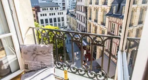 Image of charming city center flat