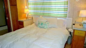 Image of Bayou Rehab Houseboat Rental