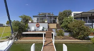 Image of Pelican landing