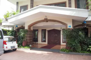 Image of RedDoorz near Gubeng Station 2