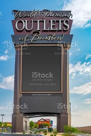 Image of Super 8 by Wyndham Barstow