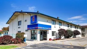 Image of Motel 6 Bloomington-Normal, IL