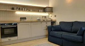 Image of SKITTLES - charming one bedroom apartment - parking - easy access to Bath