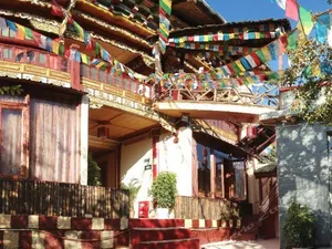 Image of Shangri-La Half View Vacation Homestay (Near the Giant Prayer Wheel, Dukezong Ancient City)