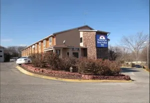 Image of Super 8 Lawrence