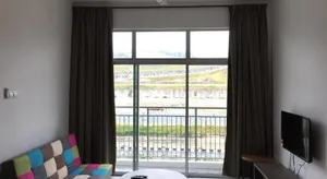 Image of Cameron Barrington Square 1Room @ Golden Hill
