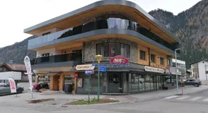 Image of Mo's Apartments