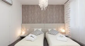 Image of 7e Art 2 pièces 3 étoiles calme plein centre Cannes 5mn plages et Palais