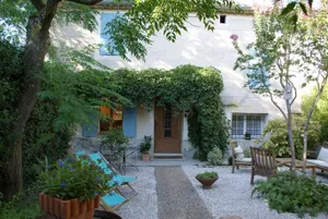 Image of Les Volets Bleus