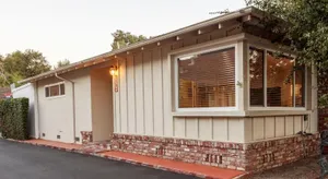 Image of Luxurious Palo Alto/Stanford-Business Ready