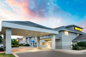 Image of Super 8 by Wyndham Verona/Madison