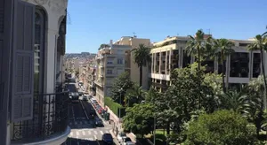 Image of Carre d'OR! Park view!