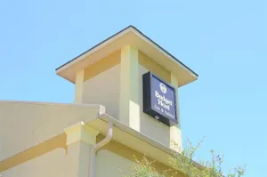 Image of Budget Host Inn & Suites