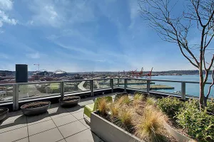 Image of Ferris Wheel Waterfront Apartments By Barsala