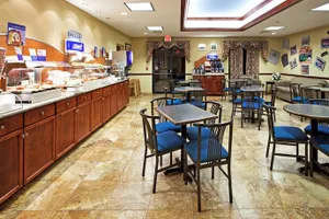 Image of Holiday Inn Express Hotel & Suites Sebring