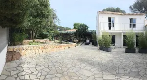 Image of "LES ALIZES" Côté jardin Proche Bord de mer