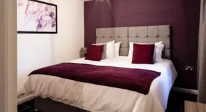 Image of Stylish Manchester Apartment - Great Location