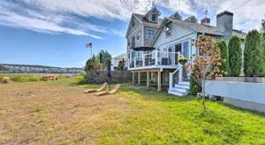 Image of Superbly Designed Waterfront Portsmouth Home