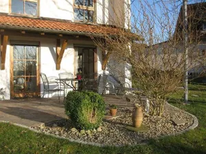 Image of Unterm Nussbäumle