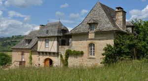 Image of La cour pavee Estaing