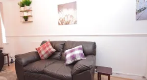 Image of London Luxury 5 Bedroom House 2 min walk to the Tube Station