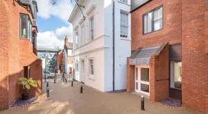 Image of Stylish & Modern: Central Hitchin - with Parking