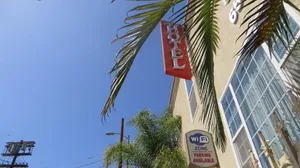 Image of Trylon Hotel - Hollywood