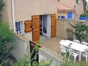 Image of Charmante villa climatisée T2 mezzanine, 6 pers, terrasse ensoleillée, proche plage et commerces - FR-1-106-37