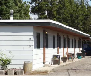 Image of Yellowstone Self Catering Lodging - Adults Only