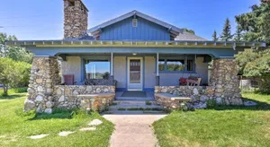 Image of Custer Retreat w\/ Pool Access, Walk to Downtown!