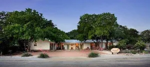 Image of Downtown Retreat #2 - King Bed, Walk to Main, Shared Pool