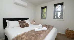 Image of The Endsleigh - Modern 1 Bedroom Villa, near CBD