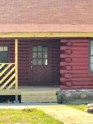Image of Authentic log Cabin mins from chatts best sites