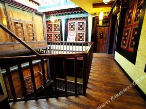 Image of Tone · Chain · Poshtel (Lhasa Jokhang Temple Ancient City)