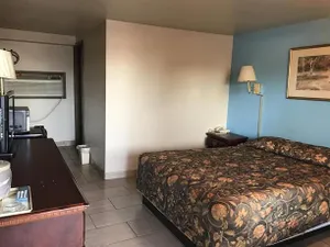 Image of HWY Express Inn & Suites