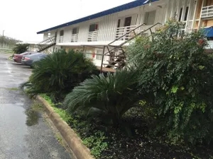 Image of Lexington Inn Gonzales