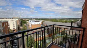 Image of LUXURY 2Bed & 2Bath Apartment Next to London Museum