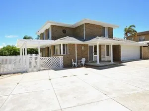 Image of Palm Beach Place
