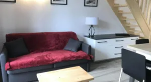 Image of Studio mezzanine renouvé 6 pers, proche commodités et téléski, avec balcon sud/est et casier à ski - FR-1-330-506